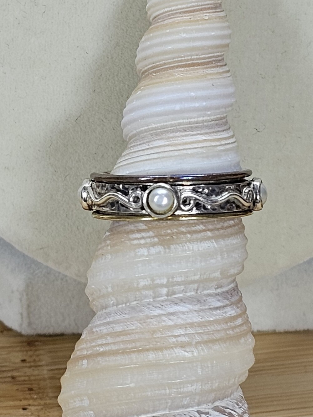 DbM Sterling Silver and Pearl Two-Tone Spinner Band Ring Size 6 Vintage